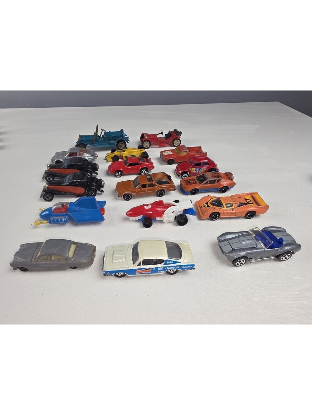 Mixed Loose Hot Wheels ~ Lesney Corgi Tomica Matchbox Lot 17 VTG 70s 80s Cars